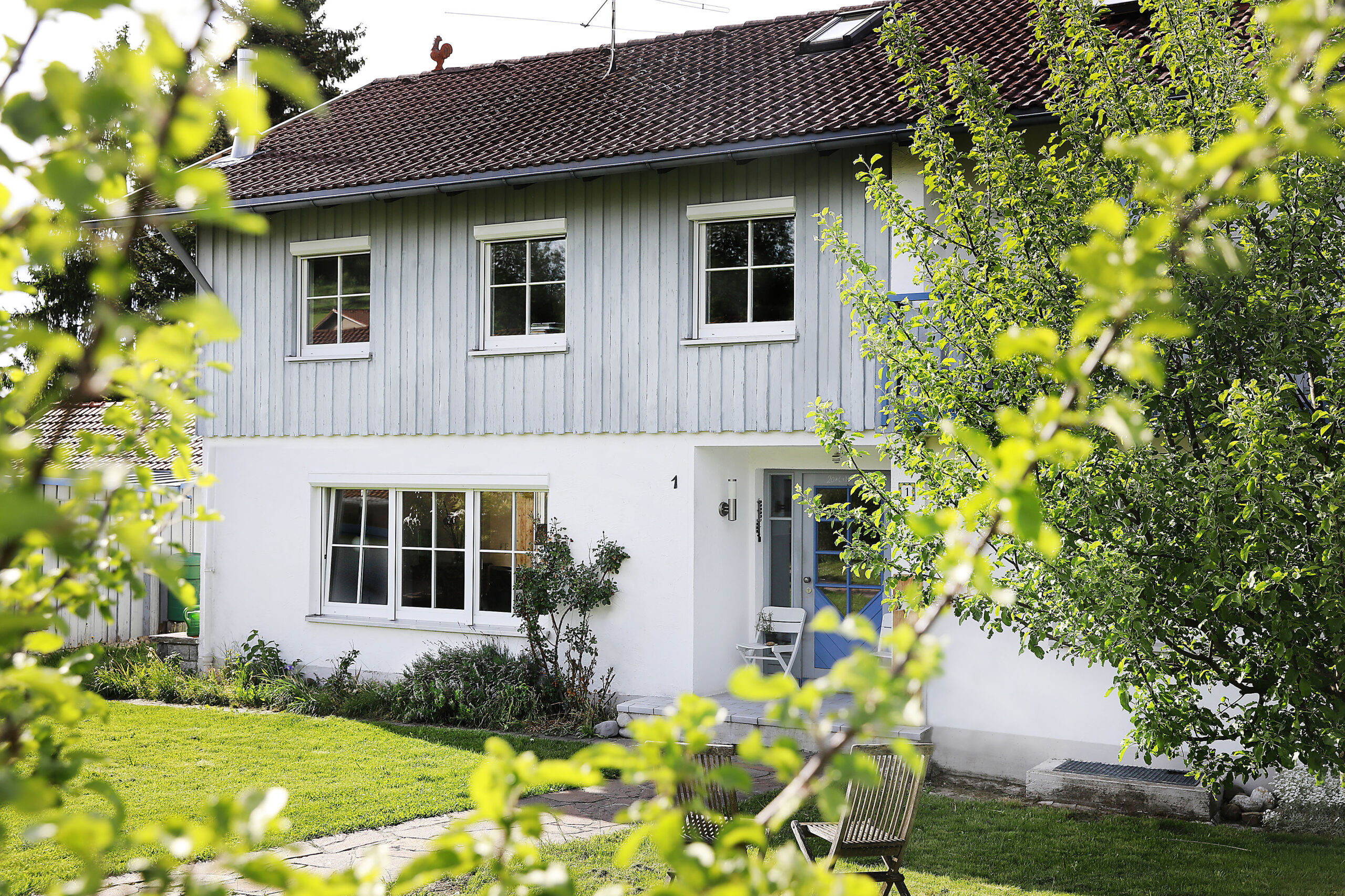 Das Ferienhaus mit Garten im Frühling